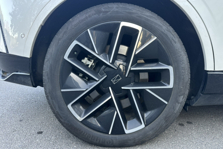 阿维塔11 2023款 超长续航单电机版 5座车身外观6008