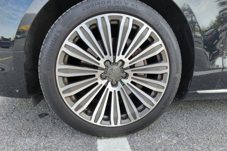 奥迪A8 2013款 A8L 45 TFSI quattro舒适型车身外观6009