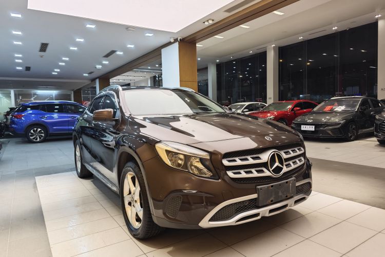 奔驰GLA 2018款 GLA 200 动感型车身外观6015