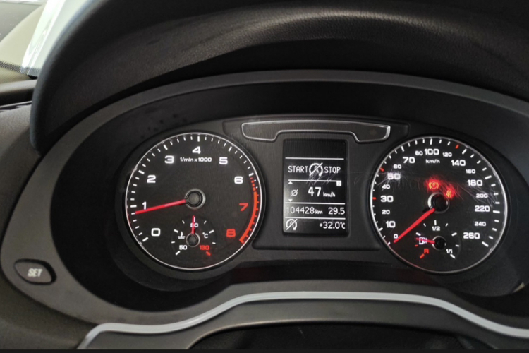 奥迪Q3 2018款 30周年年型 30 TFSI 时尚型中控内饰15