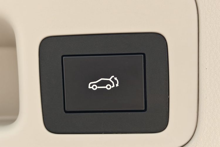 广汽传祺 传祺M8 2020款 领航款 390T 尊贵版中控内饰7007