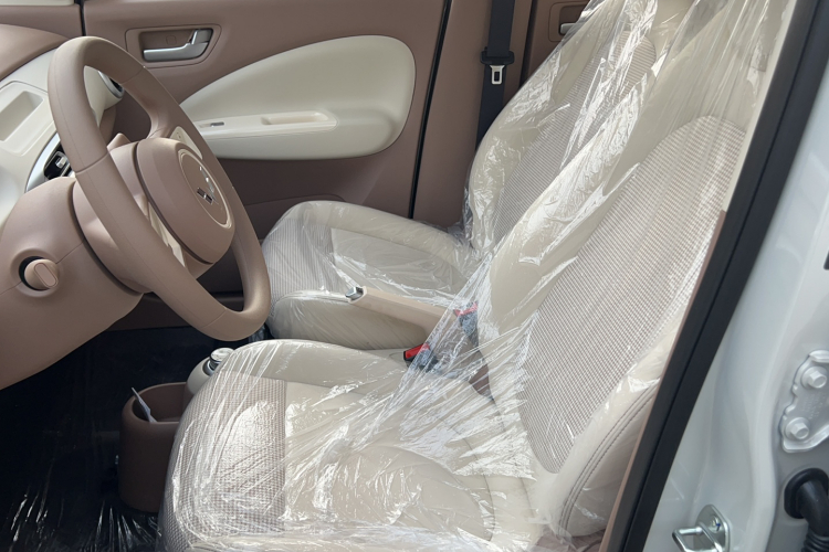 五菱汽车 宏光MINIEV 2025款 四门版 进阶款中控内饰7001