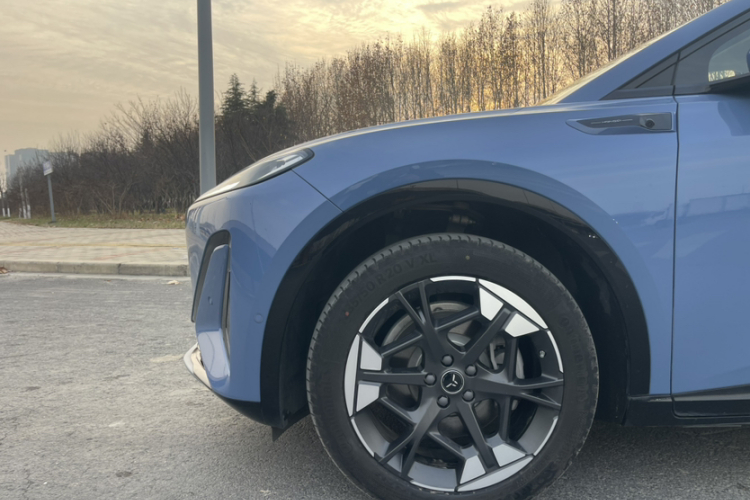 红旗天工06 2025款 660 四驱 智选版车身外观6004