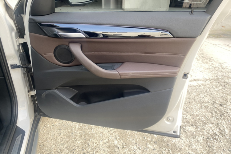 宝马X1 2020款 sDrive20Li 尊享型中控内饰7005