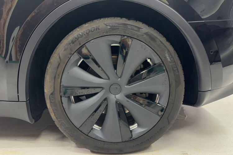 特斯拉 Model Y 2021款 标准续航后驱版车身外观6005