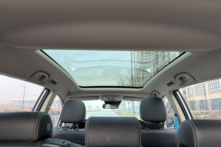 比亚迪 宋MAX 2021款 升级版 1.5T 自动尊贵型 7座中控内饰7010