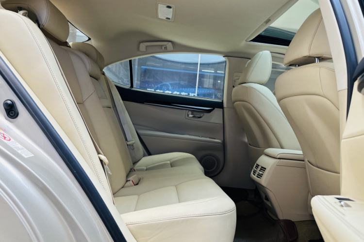 雷克萨斯ES 2013款 250 精英版中控内饰7008