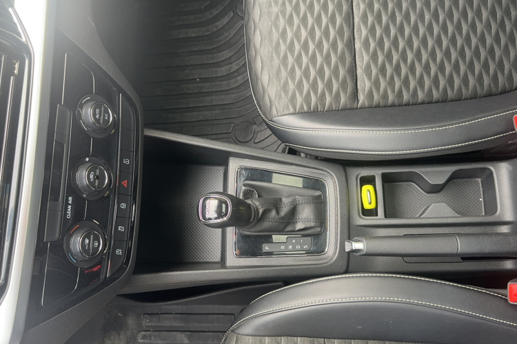 斯柯达 柯米克 2018款 1.5L 自动舒适版 国VI中控内饰7004