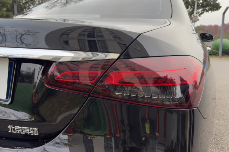 奔驰E级 2023款 E 260 L车身外观6003