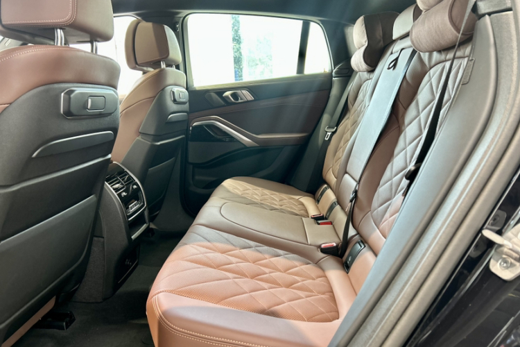 宝马X6 2023款 xDrive40i 尊享型 M运动套装中控内饰7006