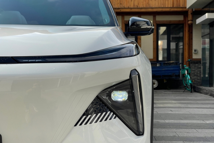 吉利银河 银河L7 2023款 1.5T 115km 星舰车身外观6005