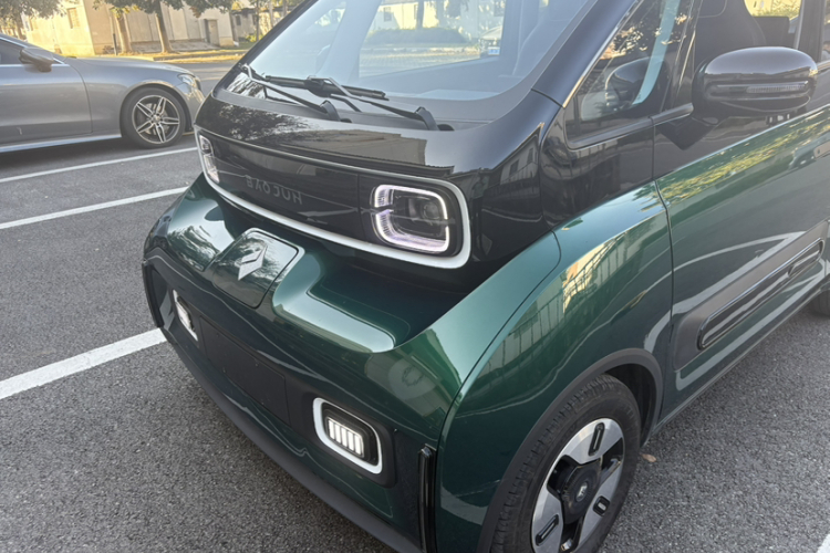 宝骏KiWi EV 2022款 设计师轻享版 三元锂车身外观6006