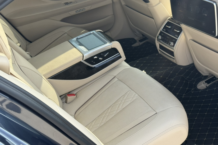 宝马7系 2016款 730Li 豪华型局部细节9001