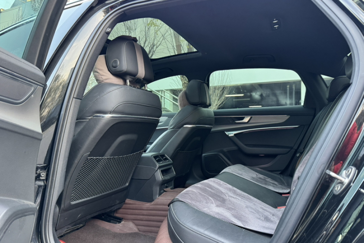 奥迪A6L 2021款 40 TFSI 豪华动感型中控内饰7007