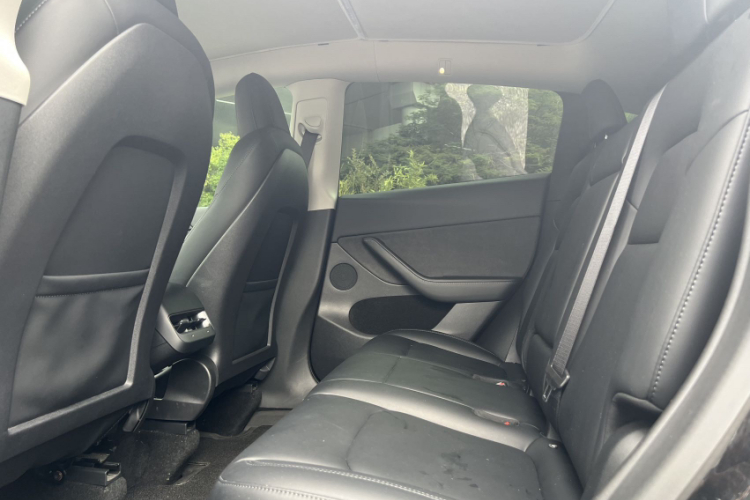 特斯拉 Model Y 2022款 长续航全轮驱动版局部细节9001