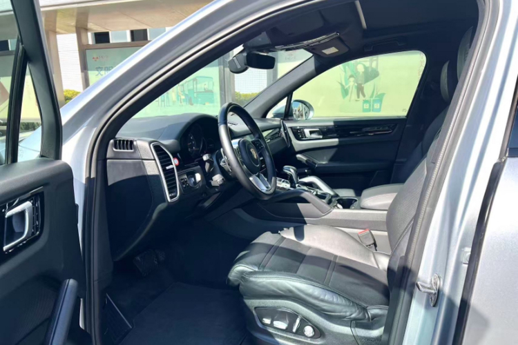 保时捷 2018款 Cayenne 3.0T中控内饰7005