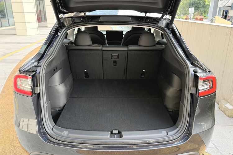特斯拉 Model Y 2024款 后轮驱动版中控内饰7007