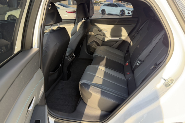 比亚迪 秦L 2024款 DM-i 80KM领先型中控内饰7002