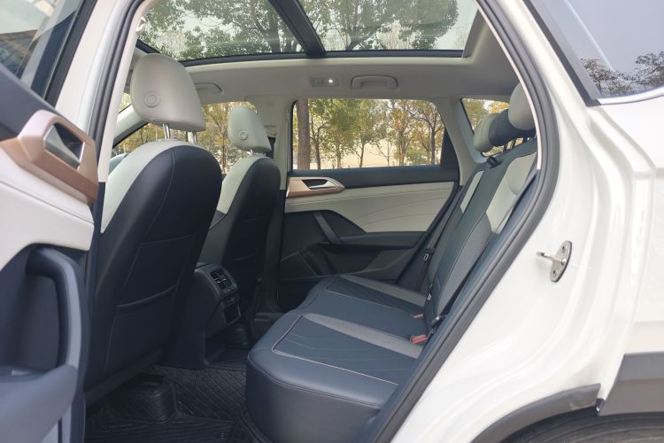 大众 途岳 2024款 300TSI 两驱满月版中控内饰7002