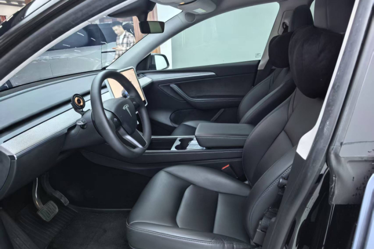 特斯拉 Model Y 2023款 后轮驱动版中控内饰7003