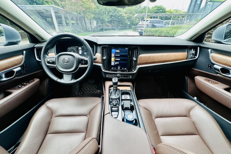 沃尔沃S90 2020款 T5 智逸豪华版中控内饰7001