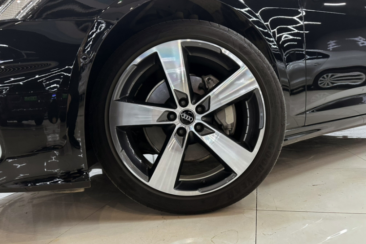 奥迪A6L 2023款 45 TFSI quattro 臻选动感型车身外观6005