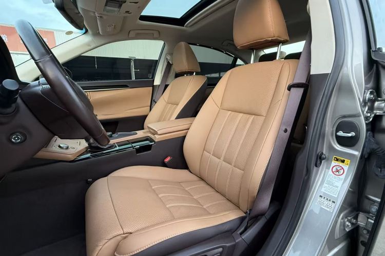 雷克萨斯ES 2015款 250 典雅版中控内饰7001