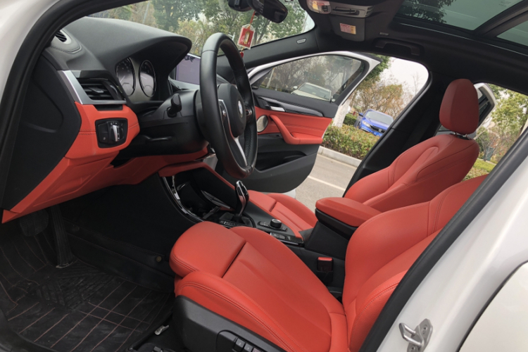 宝马X2 2020款 sDrive25i 领先型M运动套装中控内饰7003