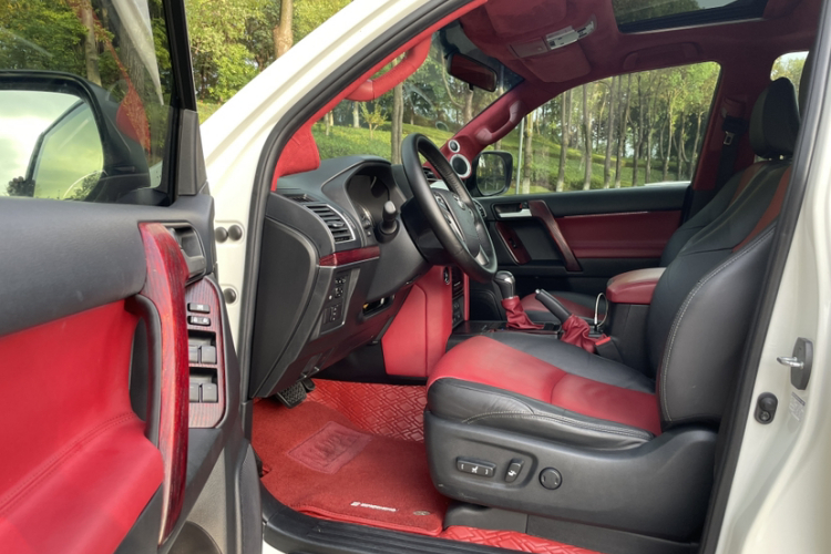 丰田 普拉多 2019款 3.5L 自动TX-L尊享版后挂备胎中控内饰7004