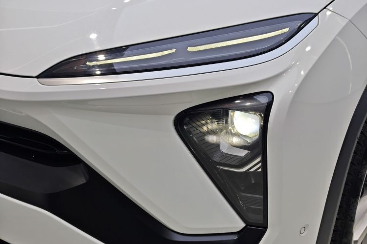 蔚来ES6 2020款 420KM 运动版车身外观6010