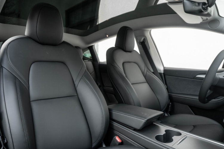 特斯拉 Model Y 2024款 长续航全轮驱动版局部细节41