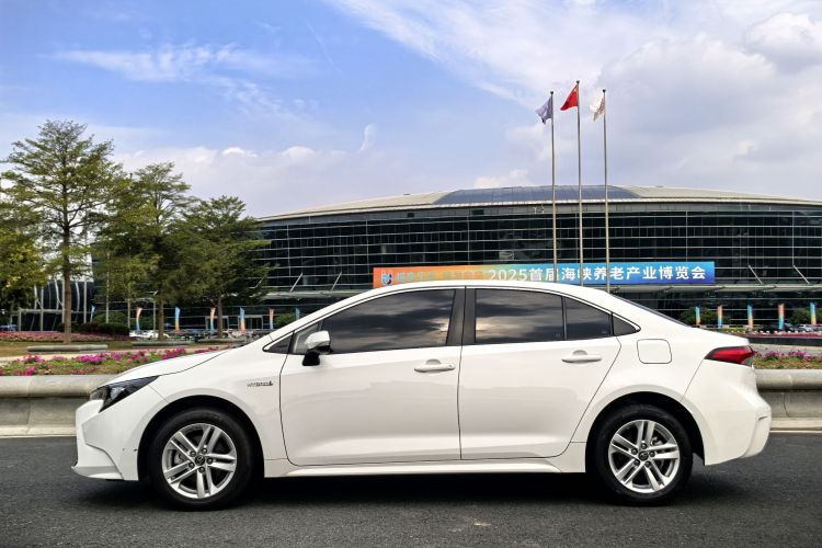 丰田 雷凌 2022款 双擎 1.8H E-CVT豪华版车身外观6006