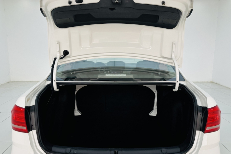 大众 朗逸 2017款 1.6L 自动舒适版中控内饰7010