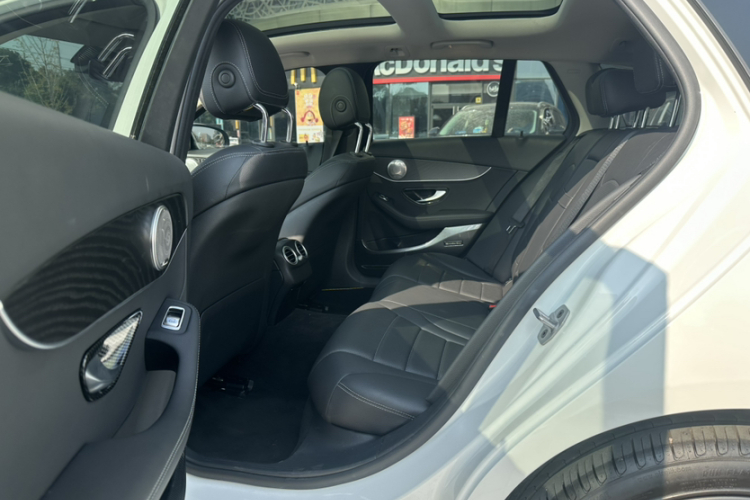 奔驰C级(进口) 2020款 改款 C 260 旅行轿车中控内饰7003