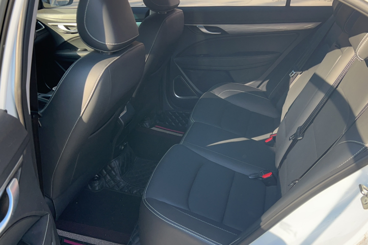 吉利汽车 帝豪 2019款  领军版 1.5L 手动豪华型 国VI中控内饰7002