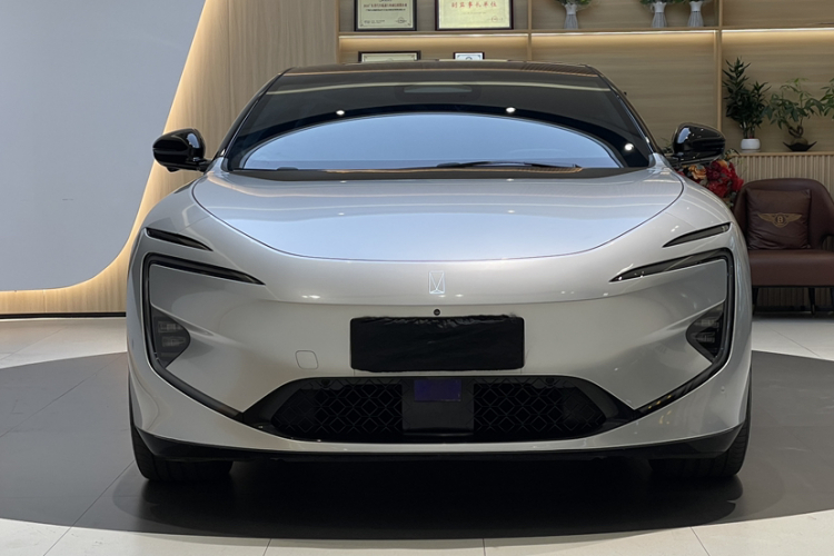 阿维塔12 2025款 Ultra增程版车身外观6009