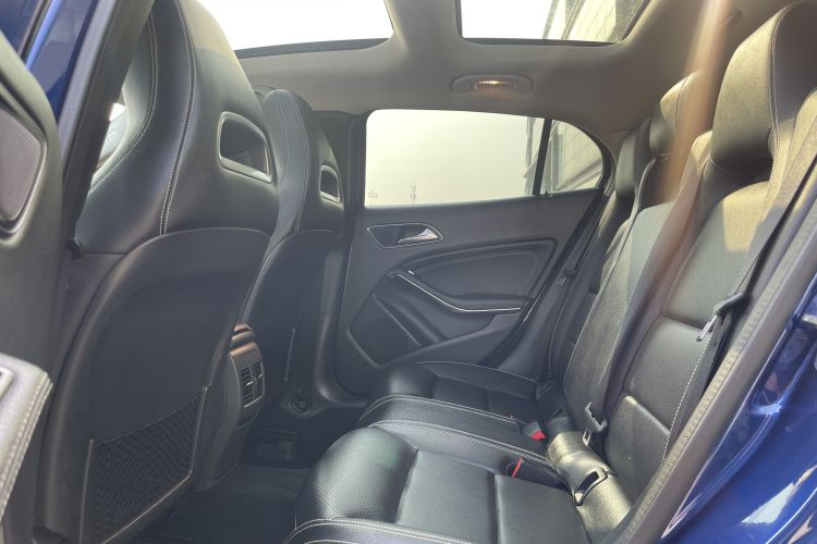 奔驰GLA 2018款 GLA 200 动感型中控内饰7007