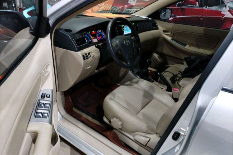 丰田 花冠 2013款 1.6L 手动豪华版中控内饰7005