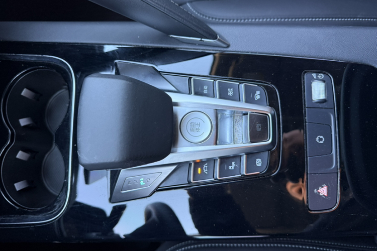 比亚迪 宋Pro 2019款 1.5T 自动尊贵型中控内饰7001
