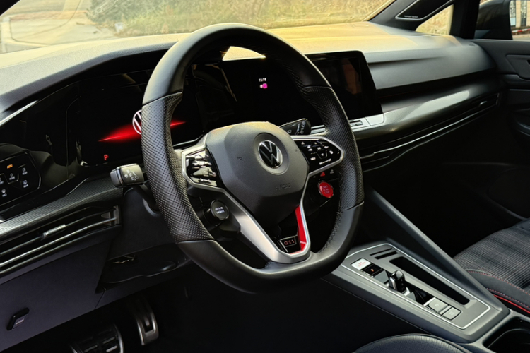 大众 高尔夫GTI 2021款 380TSI DSG GTI中控内饰7014