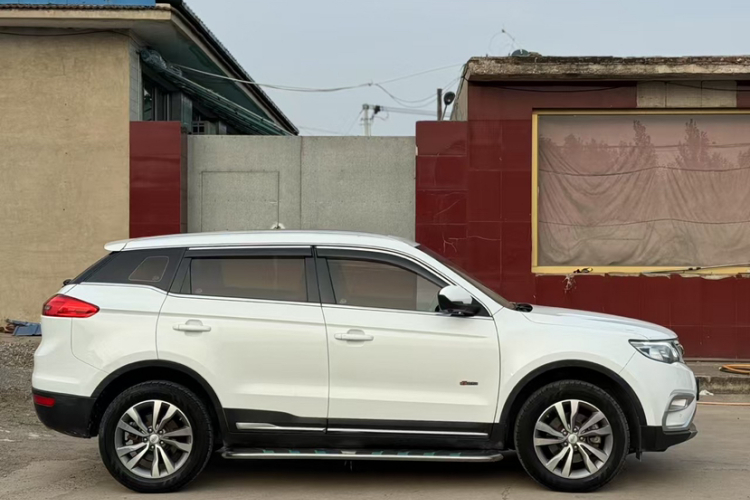 吉利汽车 博越 2016款 1.8TD 自动四驱智尊型车身外观6003