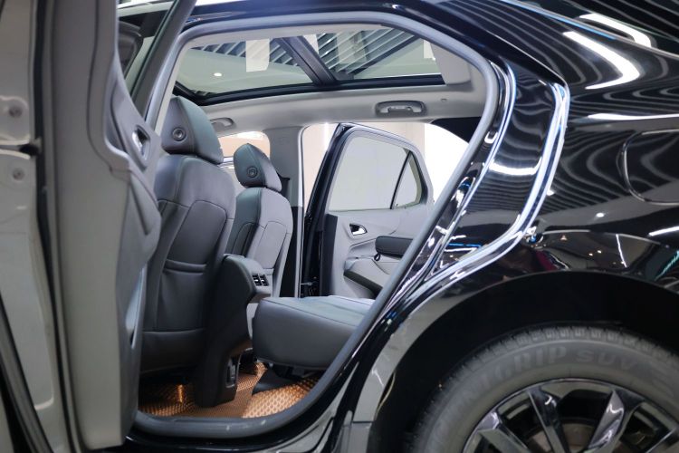 雪佛兰 探界者 2019款 Redline 550T 自动四驱捍界版RS 国VI中控内饰7008