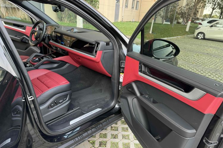 保时捷 2024款 Cayenne 3.0T中控内饰7005
