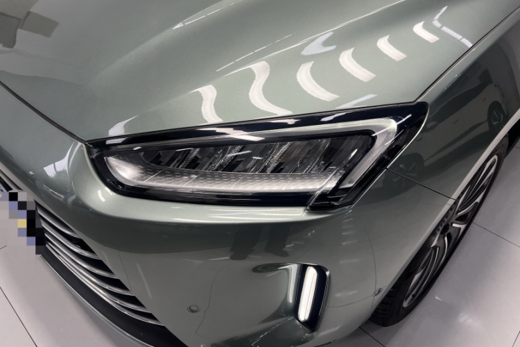 鸿蒙智行 问界M5 2022款 增程四驱性能版局部细节9001