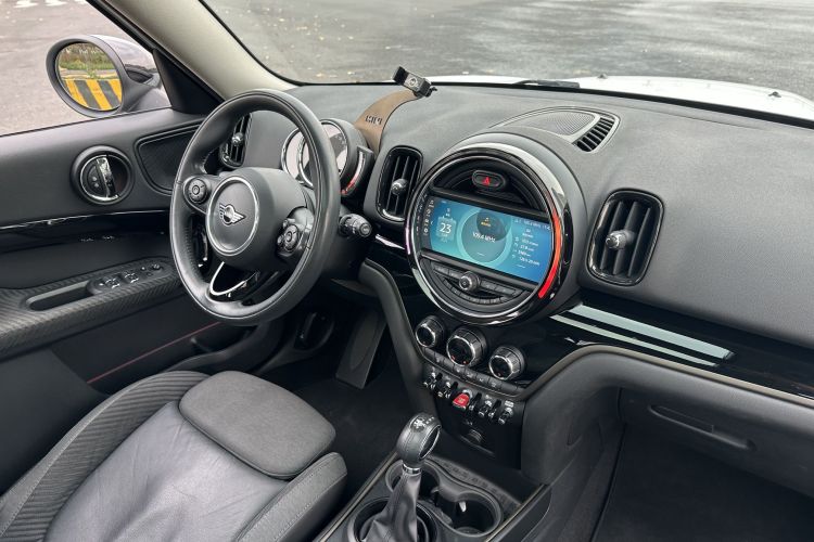 MINI Countryman 2018款 2.0T COOPER S ALL4 经典派中控内饰7006