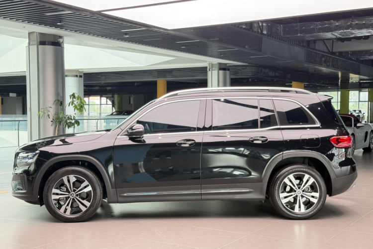 奔驰GLB 2024款 改款 GLB 200 动感型车身外观6003