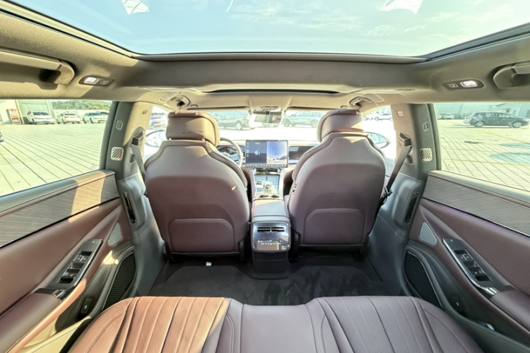 腾势Z9GT 2024款 1100四驱Pro版局部细节22