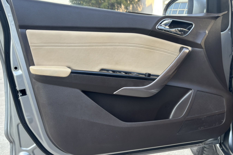 宝骏310W 2017款 1.5L 手动时尚型 国V中控内饰7007