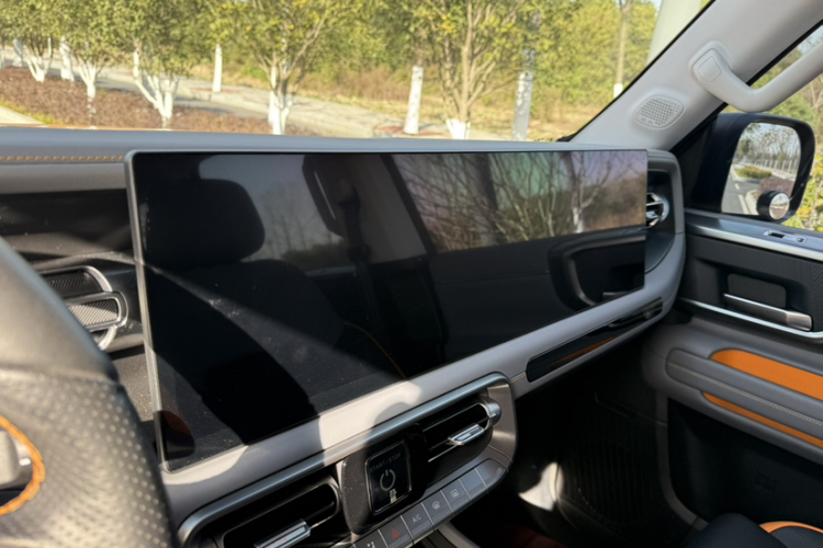 北京越野 北京BJ40 2024款 2.0T 全新城市猎人版 侠客型中控内饰7013