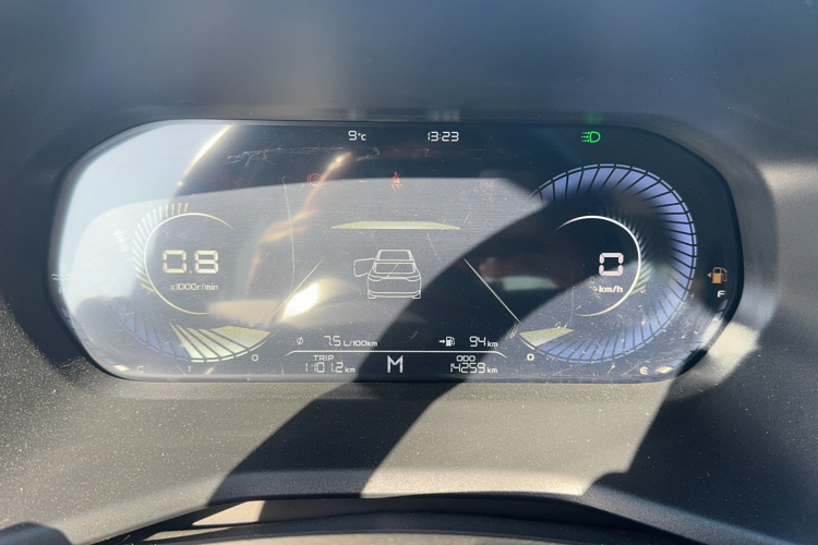 吉利汽车 帝豪 2025款 第4代 1.5L 手动龙腾版中控内饰15